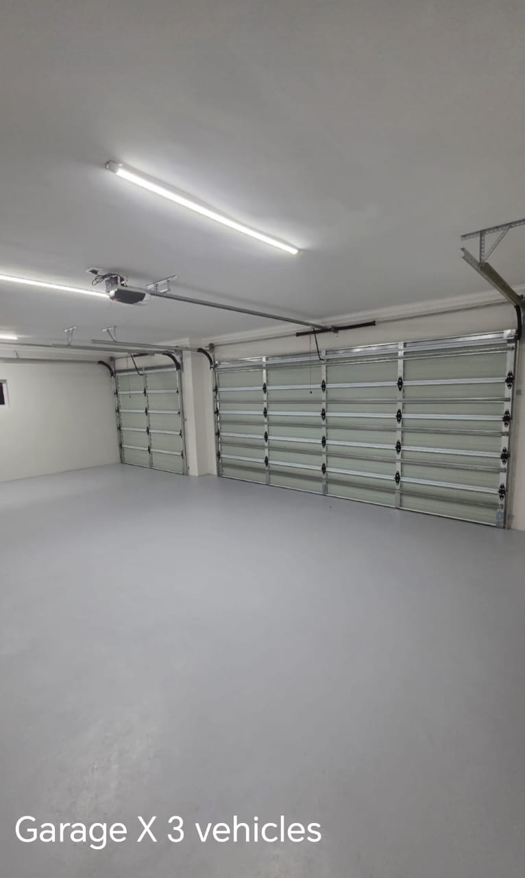 5 Bedroom Property for Sale in Baron View Western Cape